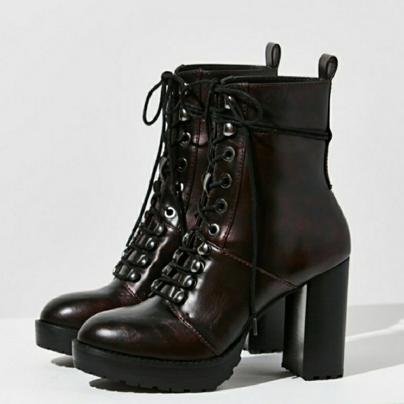 Urban outfitters lace up heeled bootie - Picture 2 of 8